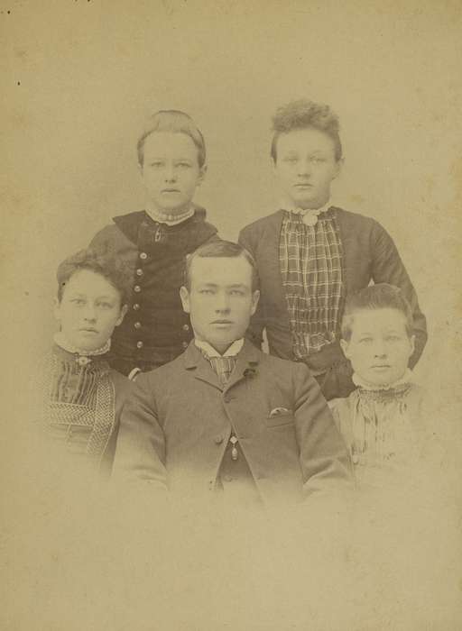 sack coat, brother, woman, sisters, family, man, brooch, cabinet photo, watch fob, history of Iowa, Iowa History, Portraits - Group, sister, Iowa, Cedar Rapids, IA, Families, Olsson, Ann and Jons, lace collar, siblings