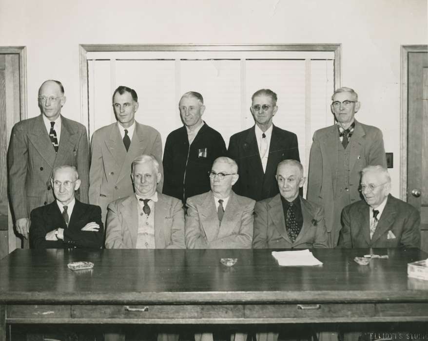Portraits - Group, table, history of Iowa, Iowa History, Businesses and Factories, Holland, John, Knoxville, IA, Iowa, company, Labor and Occupations