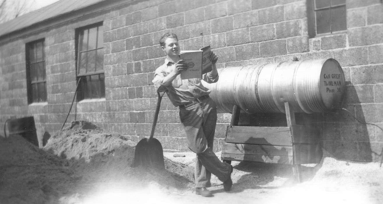 pipe, history of Iowa, Iowa History, shovel, Lake, George, Independence, IA, man, Iowa, reading, Labor and Occupations