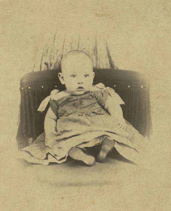 baby, ribbon, carte de visite, dress, Maquoketa, IA, Iowa History, Iowa, ottoman, history of Iowa, correct date needed, Portraits - Individual, pattern dress, Olsson, Ann and Jons