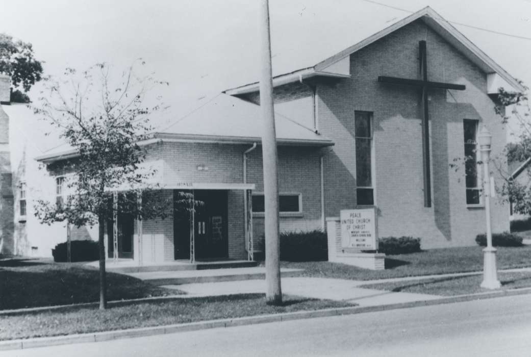 history of Iowa, Waverly Public Library, Religious Structures, Waverly, IA, Iowa, church, cross, Religion, Iowa History, united church of christ