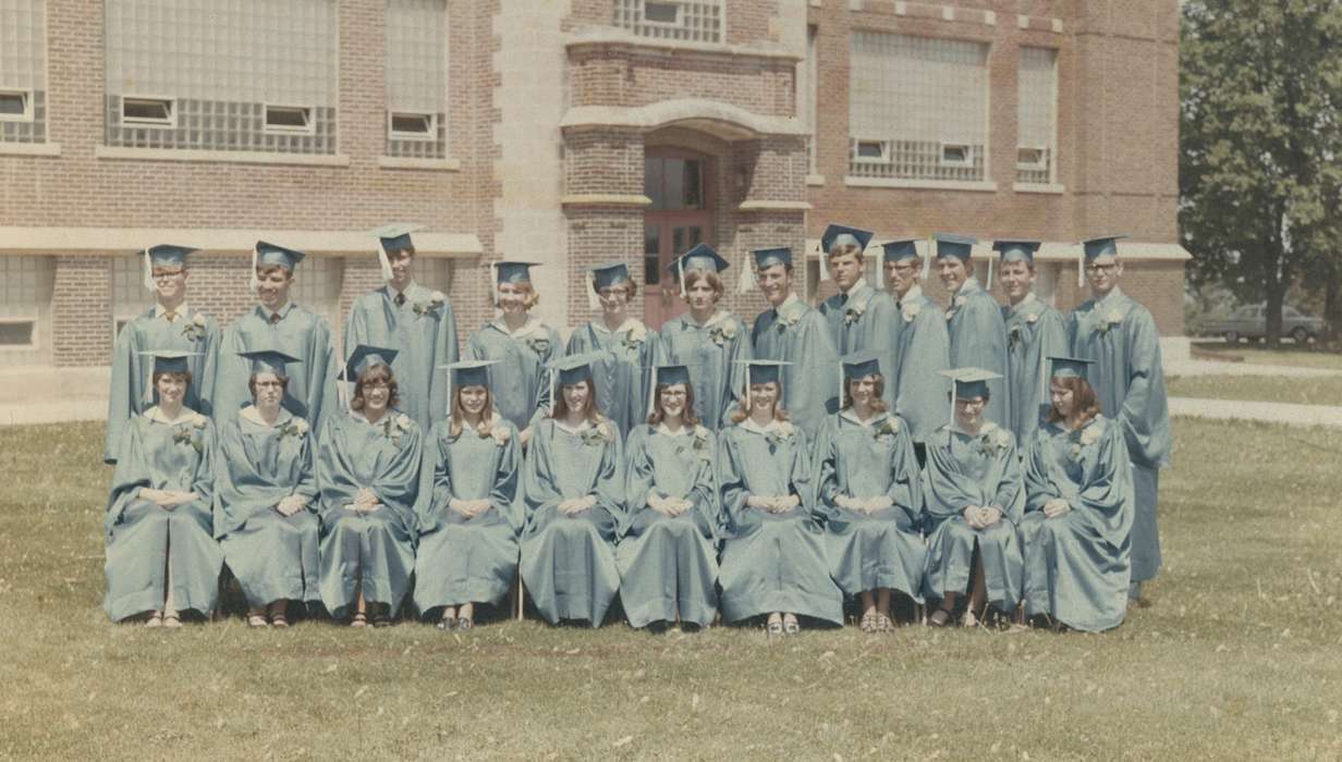 Portraits - Group, graduation, Iowa History, Iowa, Schools and Education, school, graduate, New Providence, IA, high school, Putman, Dorien, history of Iowa