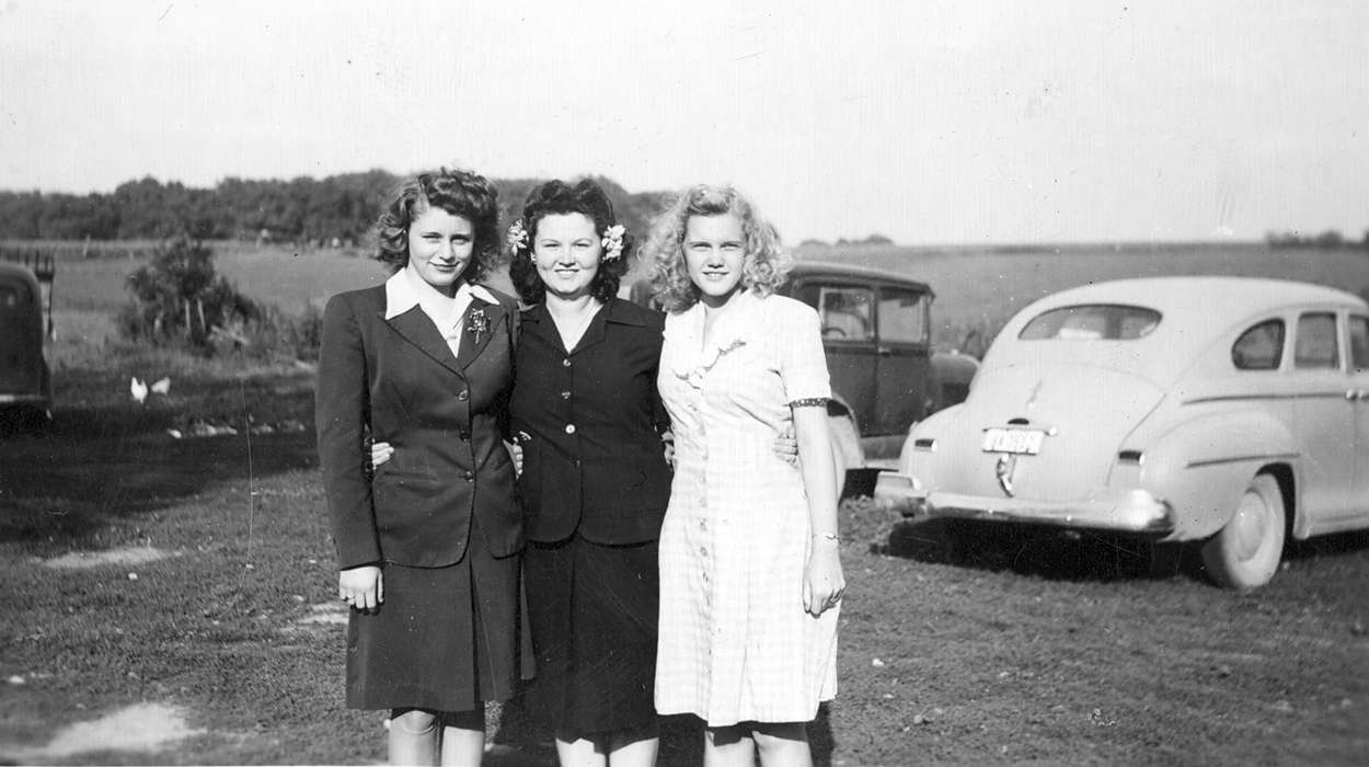 Portraits - Group, Iowa, Motorized Vehicles, car, Flathers, Claudia, history of Iowa, Marshall County, IA, Iowa History