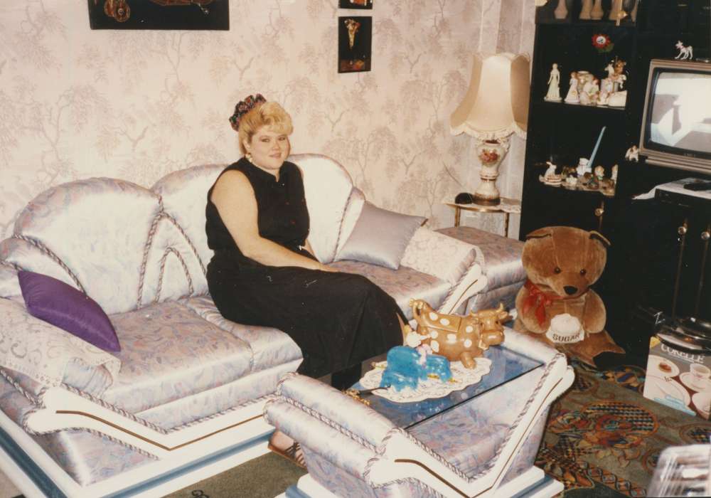 history of Iowa, Iowa History, sofa, teddy bear, Egypt, couch, Iowa, Theis, Virginia, Homes, Portraits - Individual