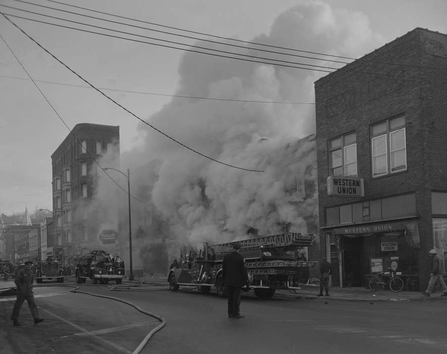 history of Iowa, Iowa History, Ottumwa, IA, Lemberger, LeAnn, Businesses and Factories, fire, fire truck, Iowa, Cities and Towns, fire engine