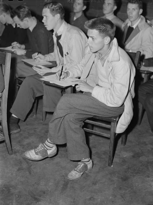 iowa state university, history of Iowa, Iowa History, Library of Congress, classroom, studying, Iowa, students, classmates, Schools and Education, wooden desk, saddle shoes