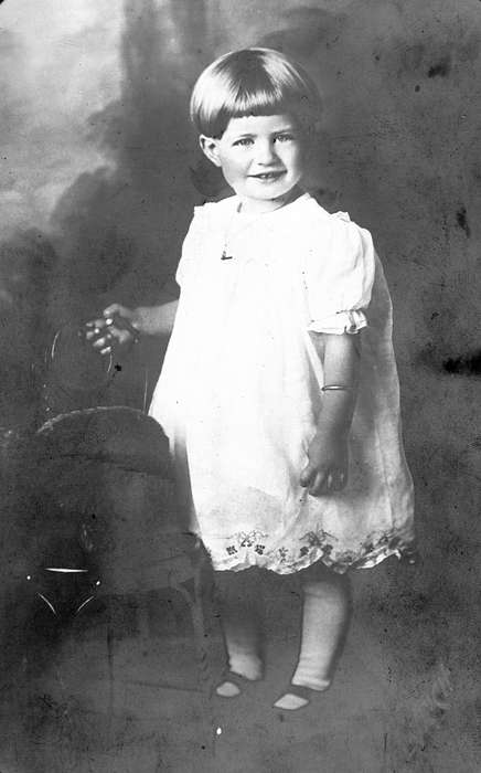 history of Iowa, Iowa History, Marshalltown, IA, chair, Flathers, Claudia, Iowa, Children, Portraits - Individual