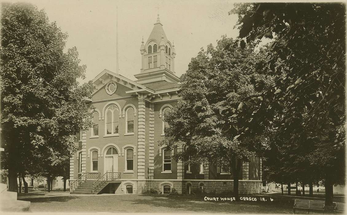 Iowa, history of Iowa, Cities and Towns, courthouse, Cresco, IA, Iowa History, Dean, Shirley