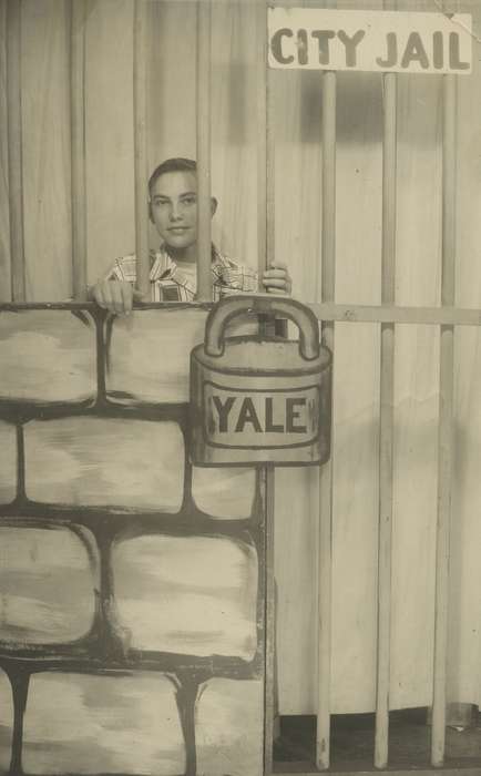 jail, lock, Portraits - Individual, history of Iowa, Iowa History, iowa state fair, Fairs and Festivals, Iowa, Appleget, Scott, Children, Des Moines, IA