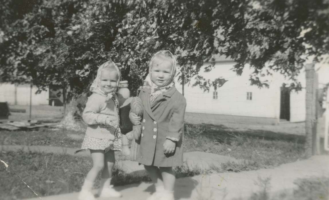 kerchief, Tracy, IA, Iowa History, Iowa, doll, history of Iowa, Portraits - Group, sister, Holland, John, girl, stuffed animal