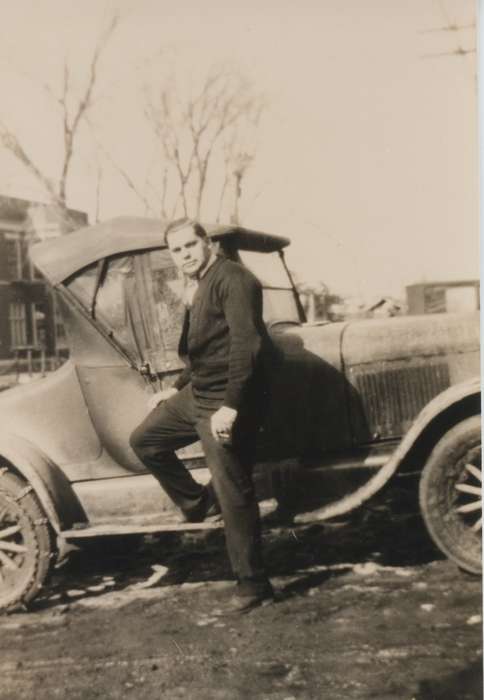 Motorized Vehicles, Iowa History, Iowa, history of Iowa, Portraits - Individual, car, Johnson, Jacquelyn, Des Moines, IA