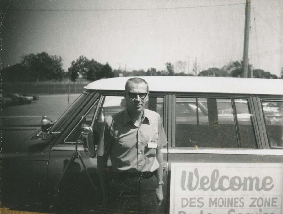 Whittemore, IA, history of Iowa, Iowa History, Motorized Vehicles, Businesses and Factories, car, Elbert, Jim, station wagon, Iowa, businessman, Portraits - Individual