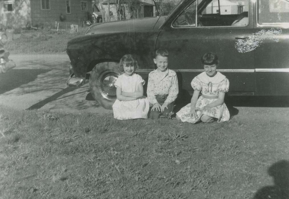 Cities and Towns, Motorized Vehicles, Iowa History, Iowa, history of Iowa, car, Hale, Gina, IA, siblings