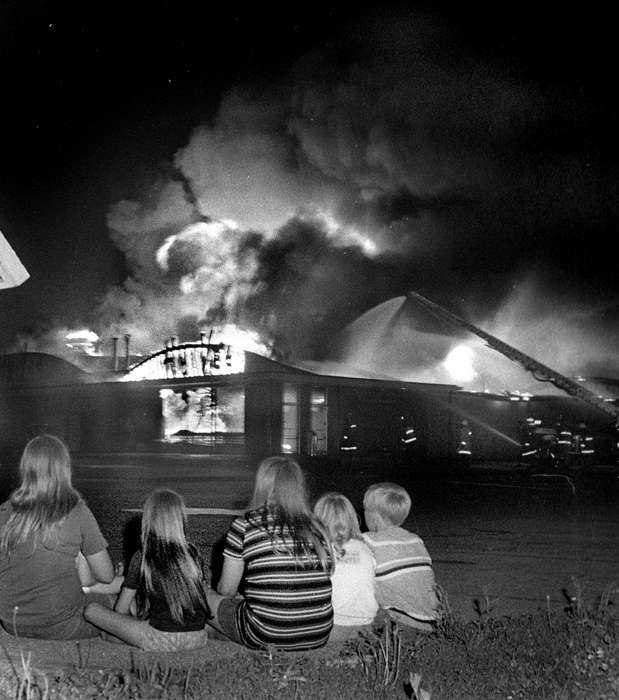 Businesses and Factories, hose, Cities and Towns, grocery store, Iowa, Iowa History, Lemberger, LeAnn, Ottumwa, IA, disaster, history of Iowa, fire engine, Children, fire