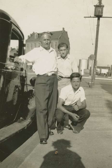 Portraits - Group, crouch, Iowa, car, Campopiano Von Klimo, Melinda, St. Louis, MO, history of Iowa, Motorized Vehicles, Iowa History