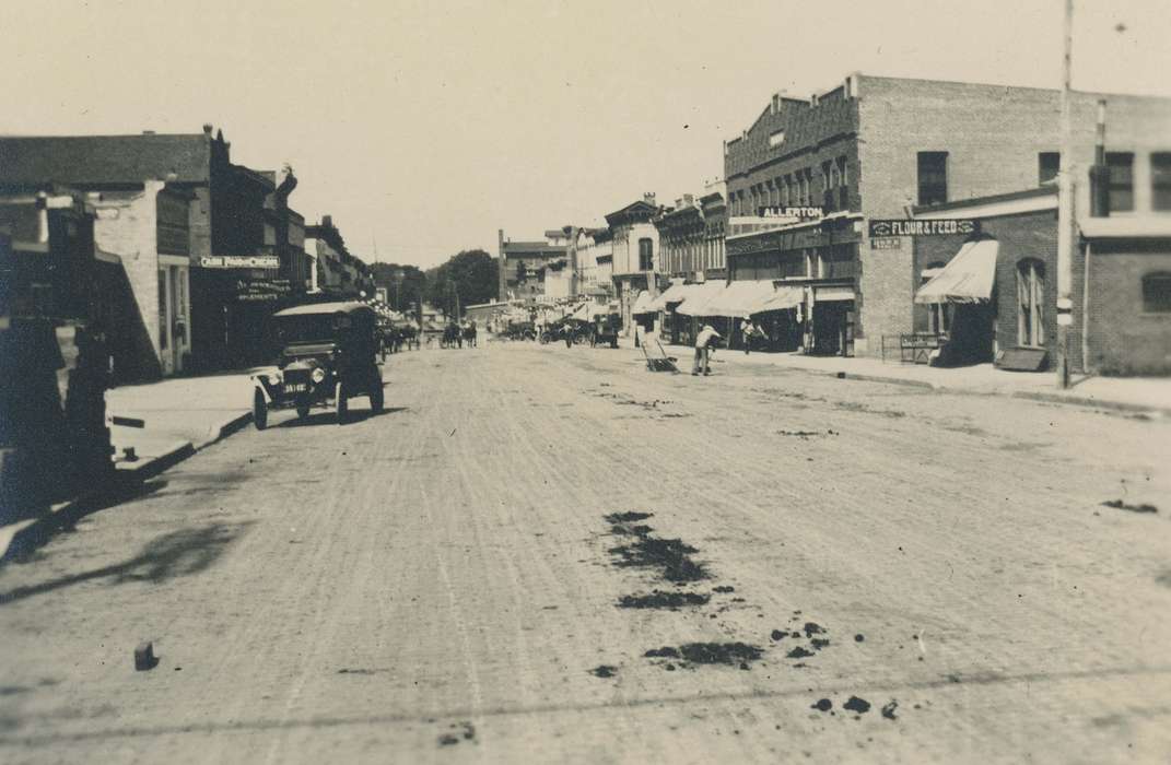 Independence, IA, history of Iowa, Motorized Vehicles, jalopy, Animals, Iowa, Cities and Towns, Businesses and Factories, store, University of Northern Iowa Museum, horse, Iowa History, town street