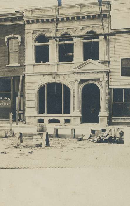 Main Streets & Town Squares, history of Iowa, Iowa History, brick street, Businesses and Factories, Iowa, Cities and Towns, correct date needed, Waverly Public Library, bank