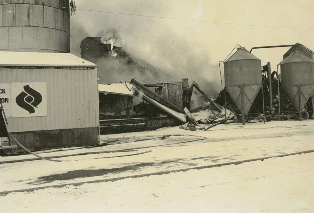 grain elevator, history of Iowa, Iowa History, Businesses and Factories, fire, Iowa, farmers cooperative, Waverly Public Library