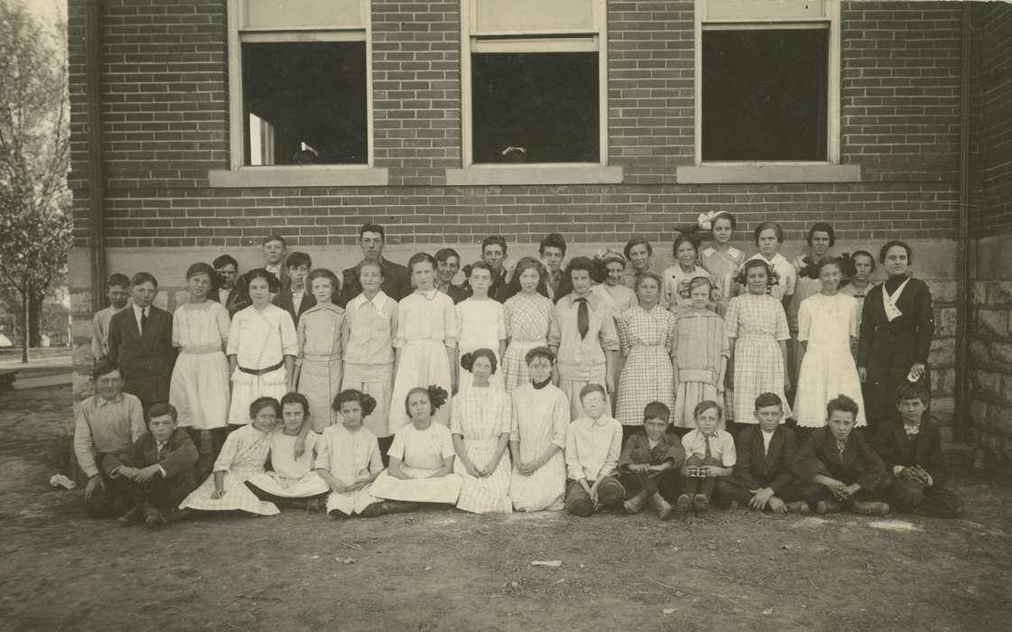 Portraits - Group, Moravia, IA, history of Iowa, Iowa History, Iowa, Children, Martin, Carol, Schools and Education, school