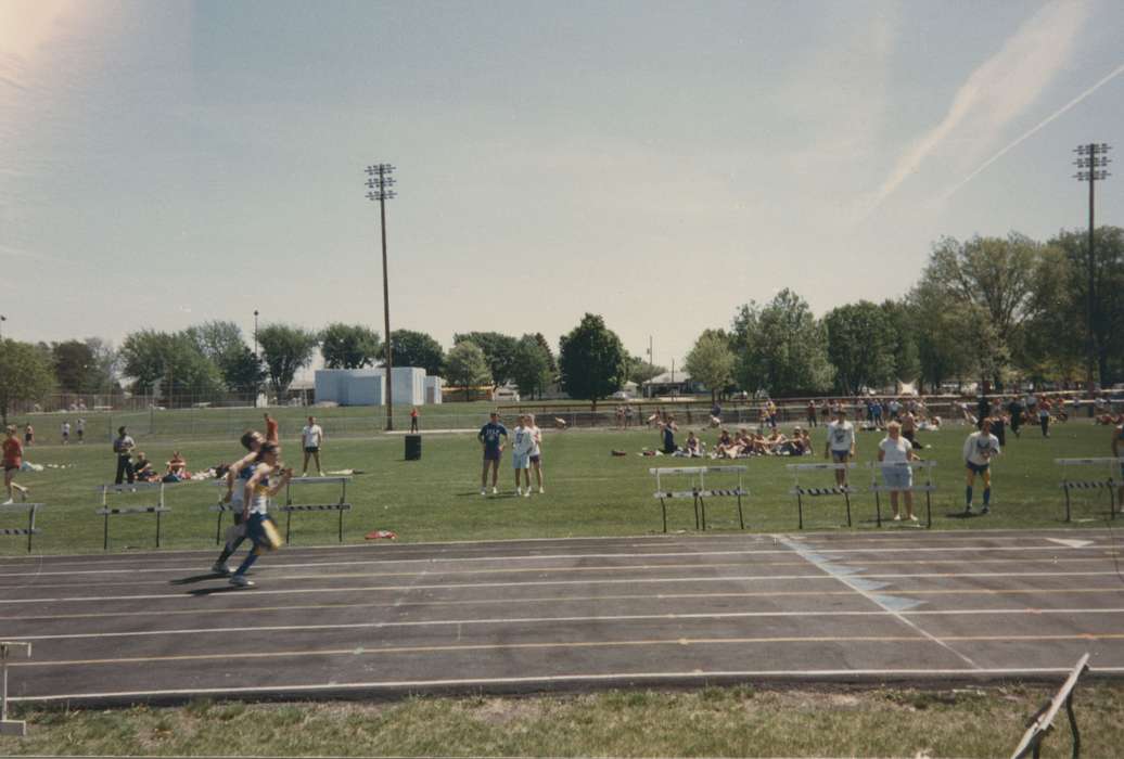 athletes, track, Iowa History, Iowa, Schools and Education, Humboldt, IA, crowd, Sports, Saathoff, Dru, Outdoor Recreation, runner, history of Iowa