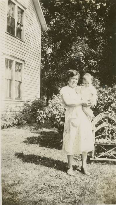 Portraits - Group, Iowa History, Iowa, Hampton, IA, baby, Children, Beach, Rosemary, history of Iowa