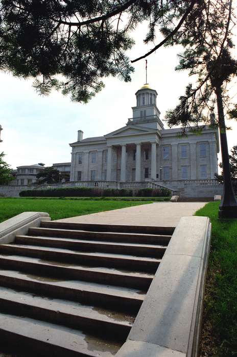 history of Iowa, university of iowa, Iowa History, Lemberger, LeAnn, Iowa City, IA, university, column, Iowa, Cities and Towns, college, Schools and Education, steps