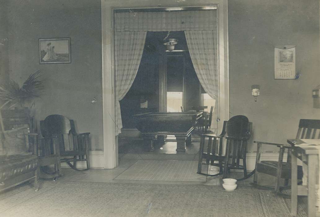 history of Iowa, Iowa History, living room, Iowa, Waverly Public Library, rocking chair, Waverly, IA