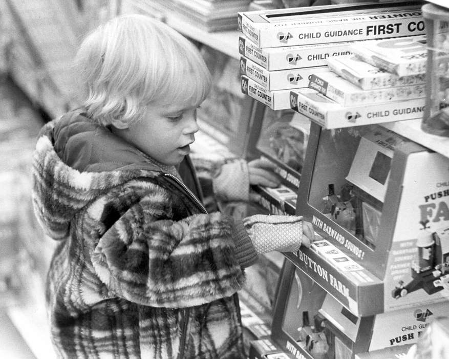 history of Iowa, Iowa History, game, Businesses and Factories, toy, Iowa, Cedar Rapids, IA, Fuller, Steven, shopping