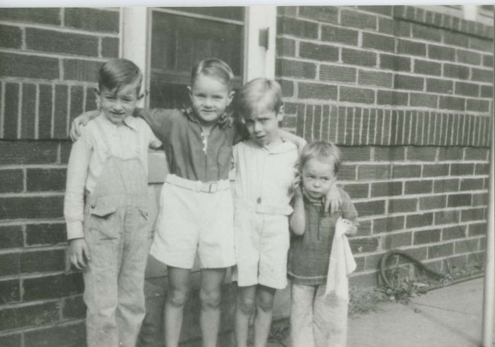 Portraits - Group, Iowa, brick, Children, boys, Johnson, Jacquelyn, history of Iowa, Waverly, IA, friends, Iowa History