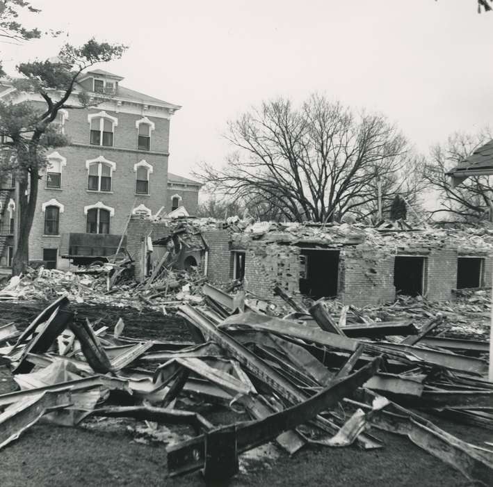 Homes, history of Iowa, Iowa History, IA, Wrecks, brick building, Iowa, Cities and Towns, demolition, Waverly Public Library