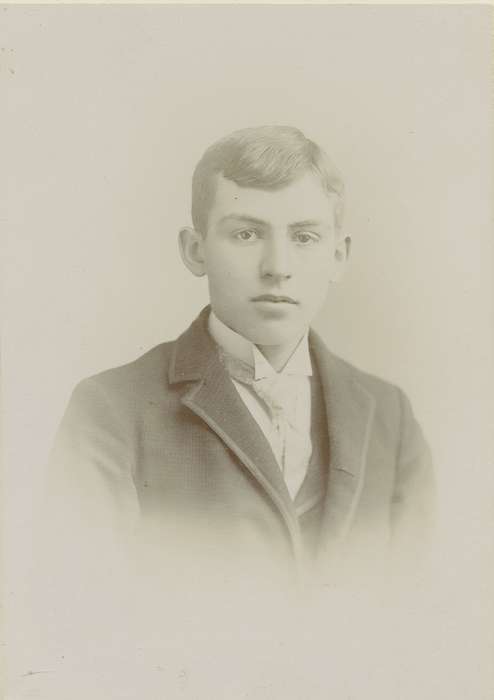 vest, history of Iowa, Iowa History, tie, man, cabinet photo, Iowa, Olsson, Ann and Jons, Davenport, IA, Portraits - Individual