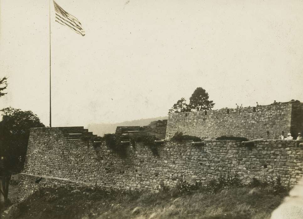 flag, Travel, history of Iowa, Iowa History, canon, Niagara Falls, NY, niagara falls, Iowa, McMurray, Doug, memorial