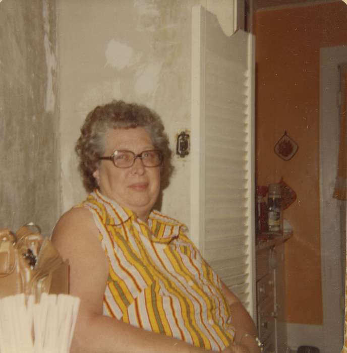 history of Iowa, Portraits - Individual, Iowa History, Scholtec, Emily, glasses, Iowa, Homes, Des Moines, IA
