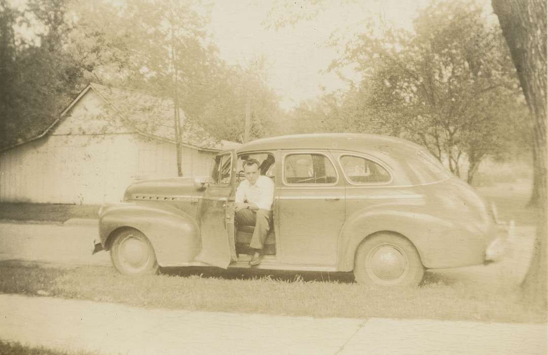Lemberger, LeAnn, Motorized Vehicles, barn, Iowa History, outdoors, Iowa, history of Iowa, car, Ottumwa, IA