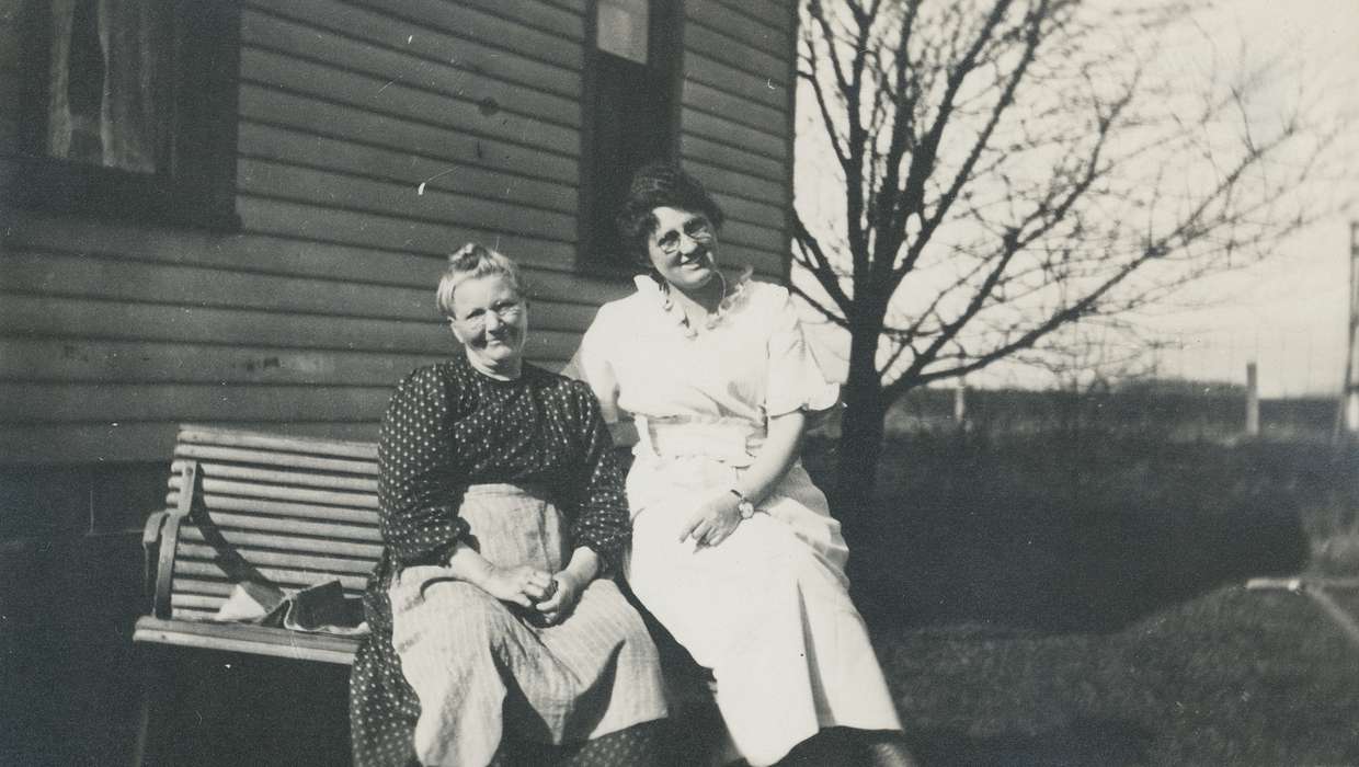 Portraits - Group, bun, University of Northern Iowa Museum, Iowa, Grundy County, IA, Iowa History, bench, history of Iowa, dress, house, apron, glasses