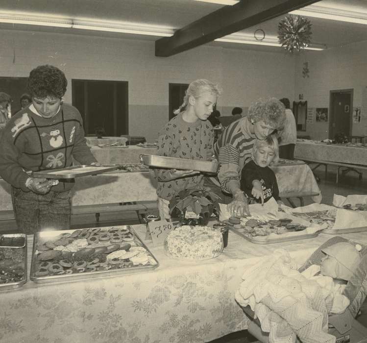 Waverly Public Library, Iowa History, cake, cookies, Waverly, IA, Civic Engagement, history of Iowa, Iowa, Food and Meals, Children, baby