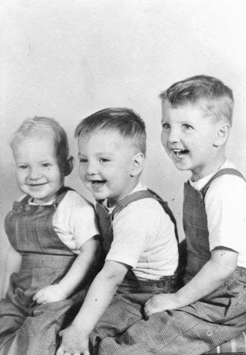 Portraits - Group, history of Iowa, Iowa History, brothers, Manchester, IA, boys, siblings, Iowa, Children, Shaw, Marilyn, overalls