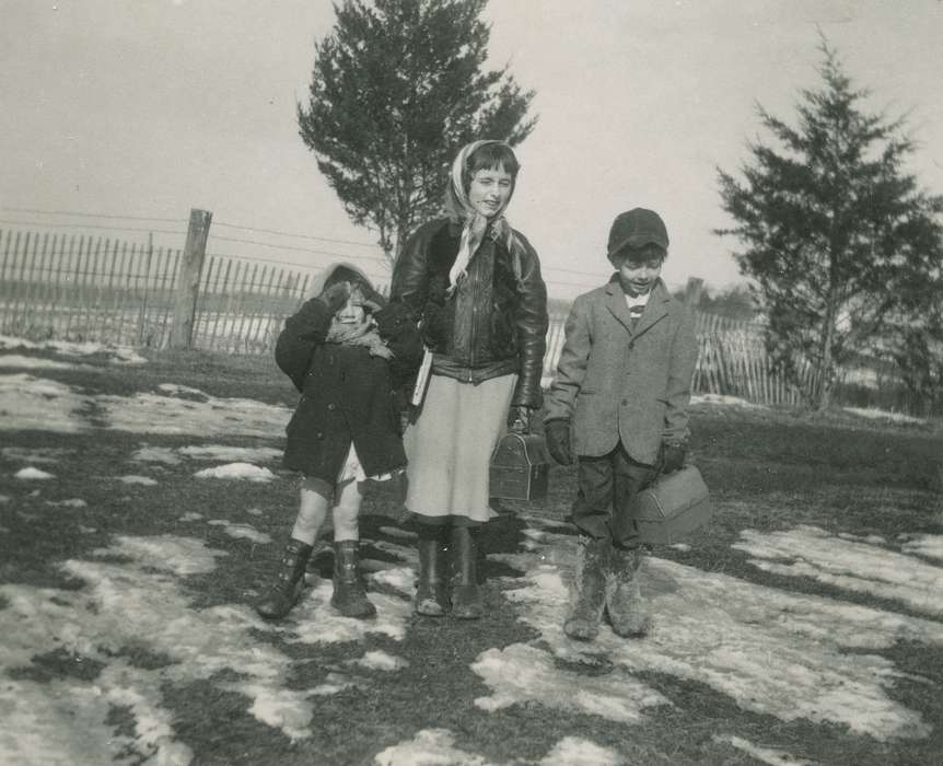 Portraits - Group, Sherrill, IA, Iowa History, Iowa, Schools and Education, lunch box, Farms, Fredericks, Robert, Children, history of Iowa