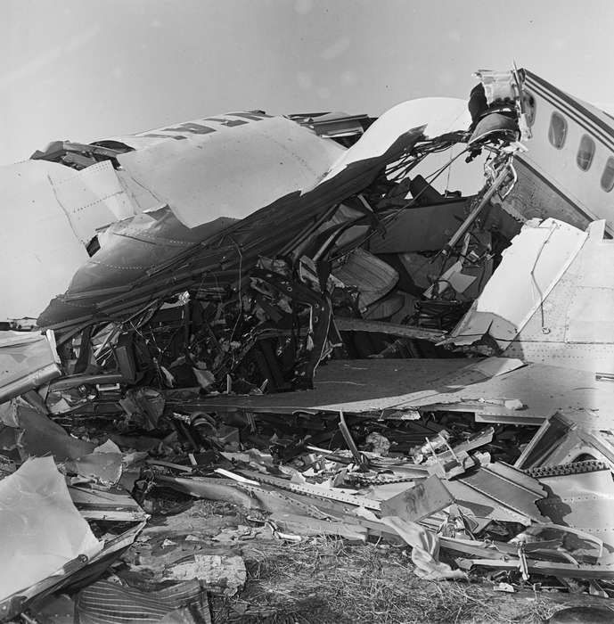 Wrecks, Unionville, MO, crash, Iowa History, airplane, history of Iowa, Iowa, Motorized Vehicles, Lemberger, LeAnn