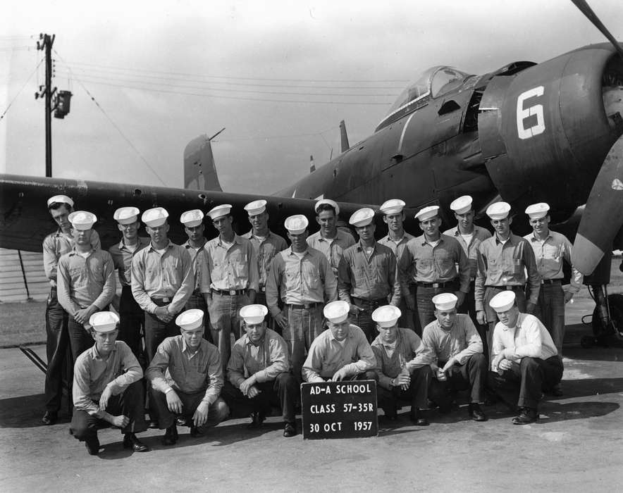 Military and Veterans, Pettit, Gene, Iowa History, Iowa, history of Iowa, Portraits - Group, Schools and Education, airport, airplane, USA