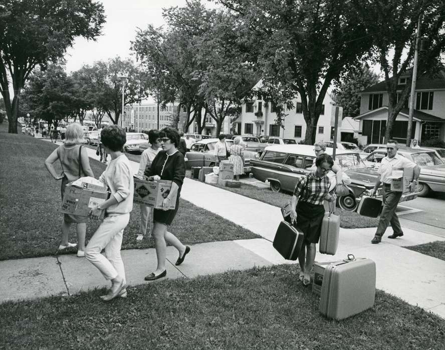 neighborhood, Cedar Falls, IA, history of Iowa, Iowa History, uni, Motorized Vehicles, suitcase, sidewalk, car, UNI Special Collections & University Archives, Iowa, state college of iowa, Cities and Towns, Schools and Education, box, university of northern iowa