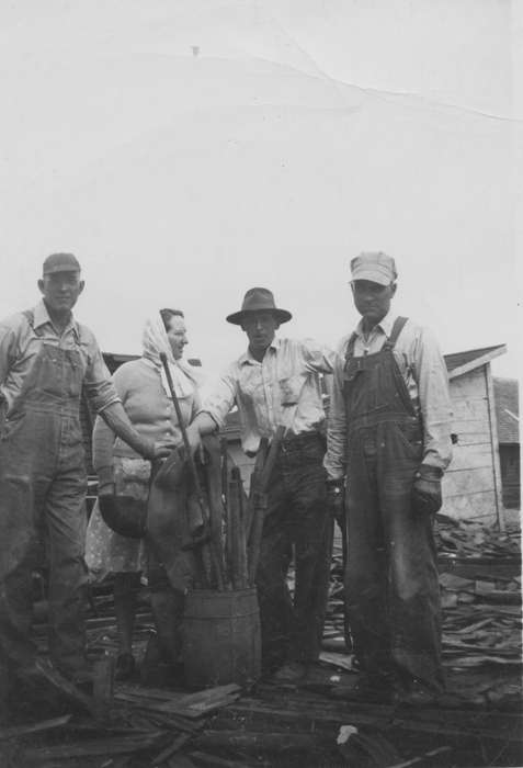 Cresco, IA, history of Iowa, Farms, tools, Iowa, Labor and Occupations, Iowa History, Portraits - Group, Ollendieck, Dalene