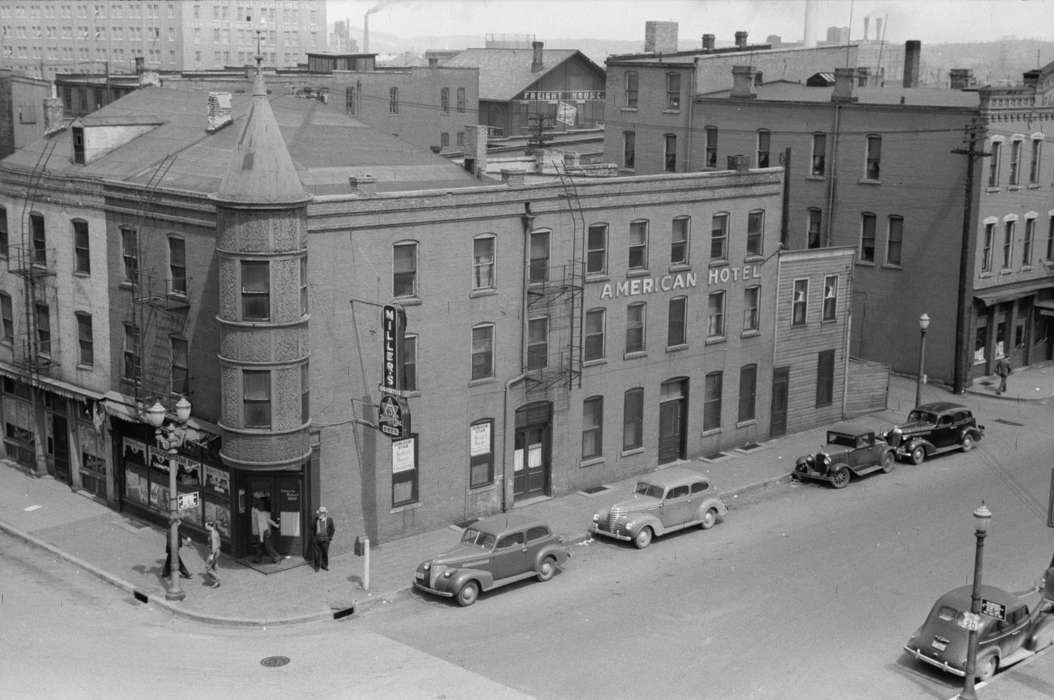 sidewalk, street light, Library of Congress, history of Iowa, fire escape, corner, Iowa, Cities and Towns, car, Businesses and Factories, cars, Iowa History, lamppost