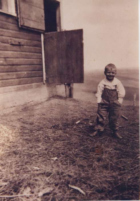 history of Iowa, Iowa History, Barns, Harrison County, IA, Ring, Jana, Iowa, Children, Farms, overalls, Portraits - Individual