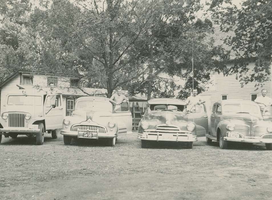 Portraits - Group, history of Iowa, Iowa History, Motorized Vehicles, car, Van Horne, IA, Appleget, Cathy, Iowa