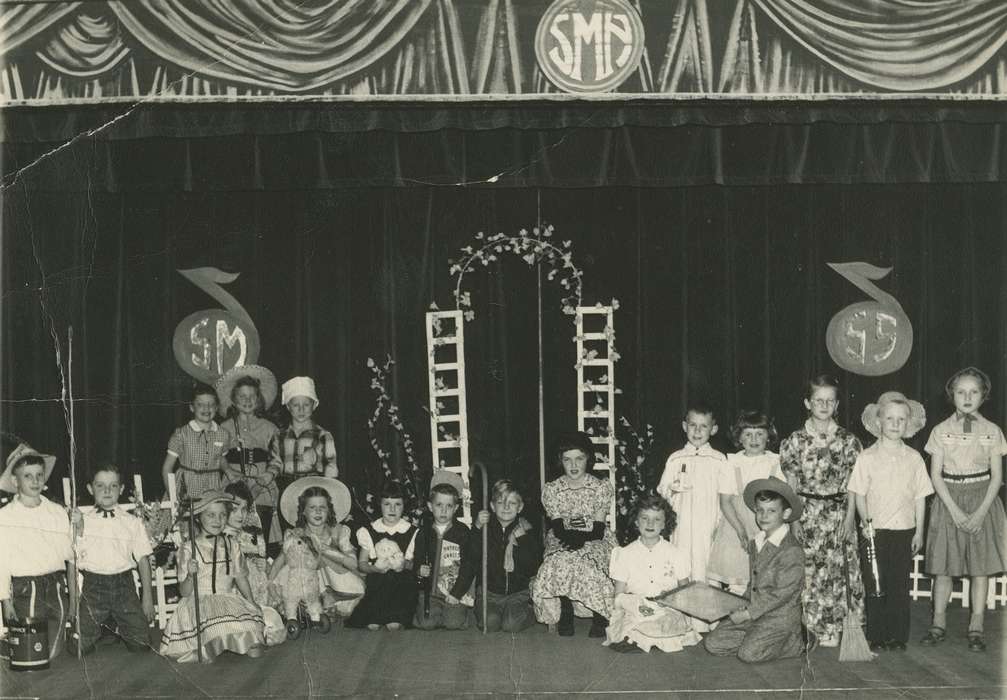 Iowa History, Iowa, Schools and Education, stage, play, Guttenberg, IA, Hale, Gina, Entertainment, Children, history of Iowa