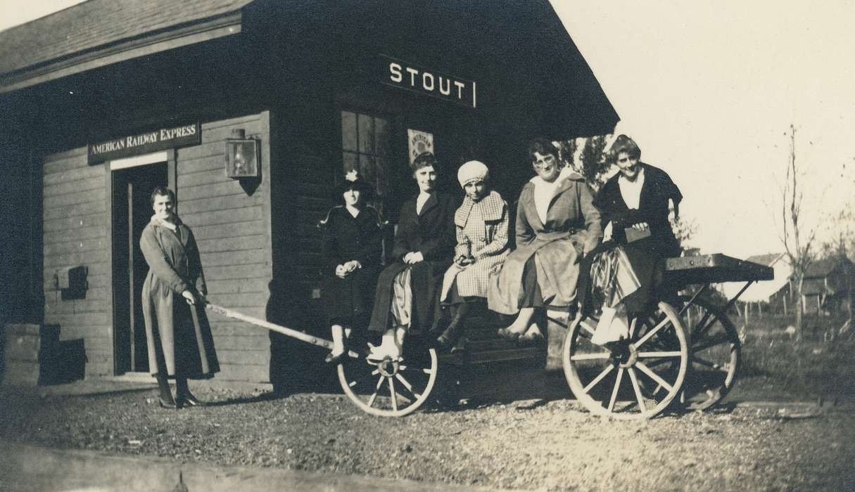 coat, Iowa History, dress, Iowa, history of Iowa, rural school, Portraits - Group, Train Stations, hat, University of Northern Iowa Museum, wagon, Stout, IA