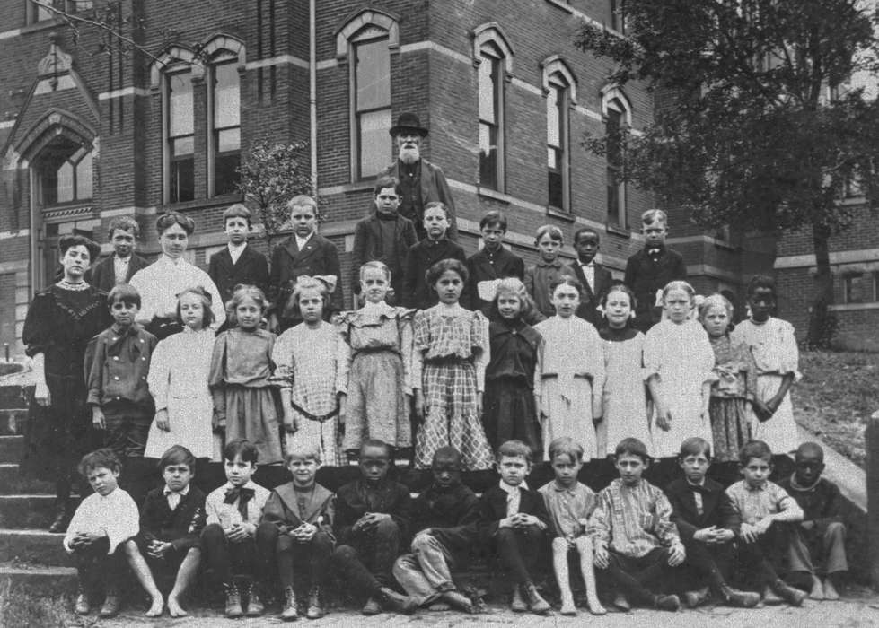 Portraits - Group, Iowa, Schools and Education, Children, history of Iowa, People of Color, dress, Lemberger, LeAnn, teacher, Ottumwa, IA, class photo, elementary school, Iowa History