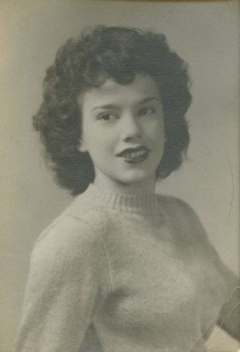 history of Iowa, Iowa History, IA, Elizabeth, Mary, sweater, Iowa, lipstick, Portraits - Individual