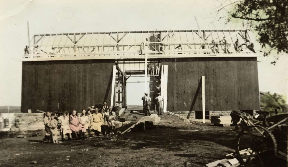 Gary, Stacy A., history of Iowa, Iowa History, Families, Barns, Hawkeye, IA, Iowa, construction, construction crew, Labor and Occupations
